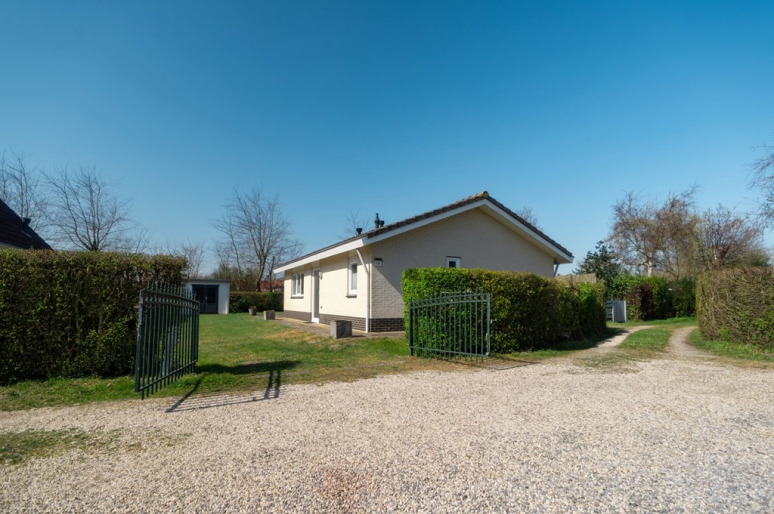 Duinakker 16, Ouddorp