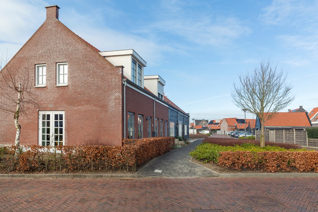 Achter 'T Hof 6, Ouddorp