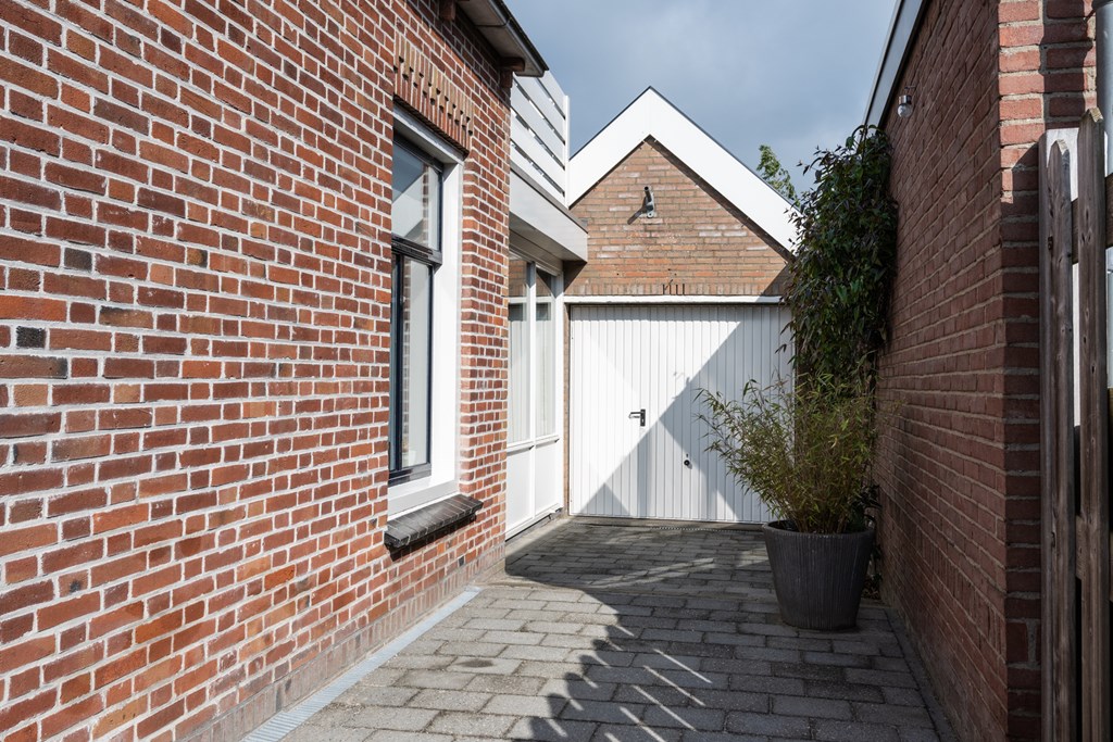 Spui 64, Strijen