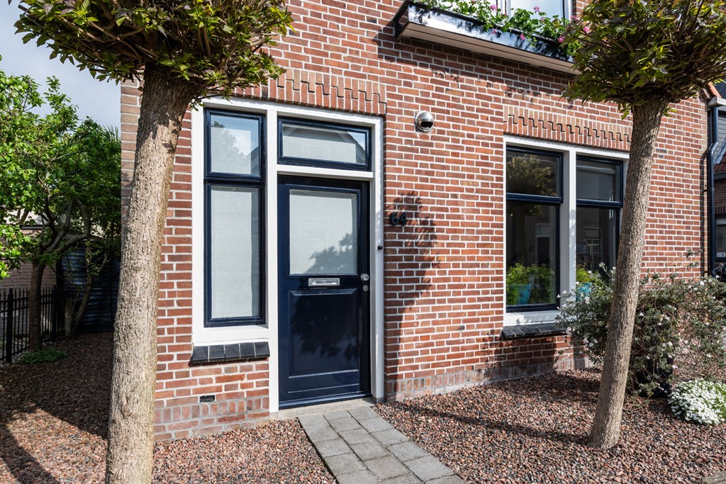 Spui 64, Strijen