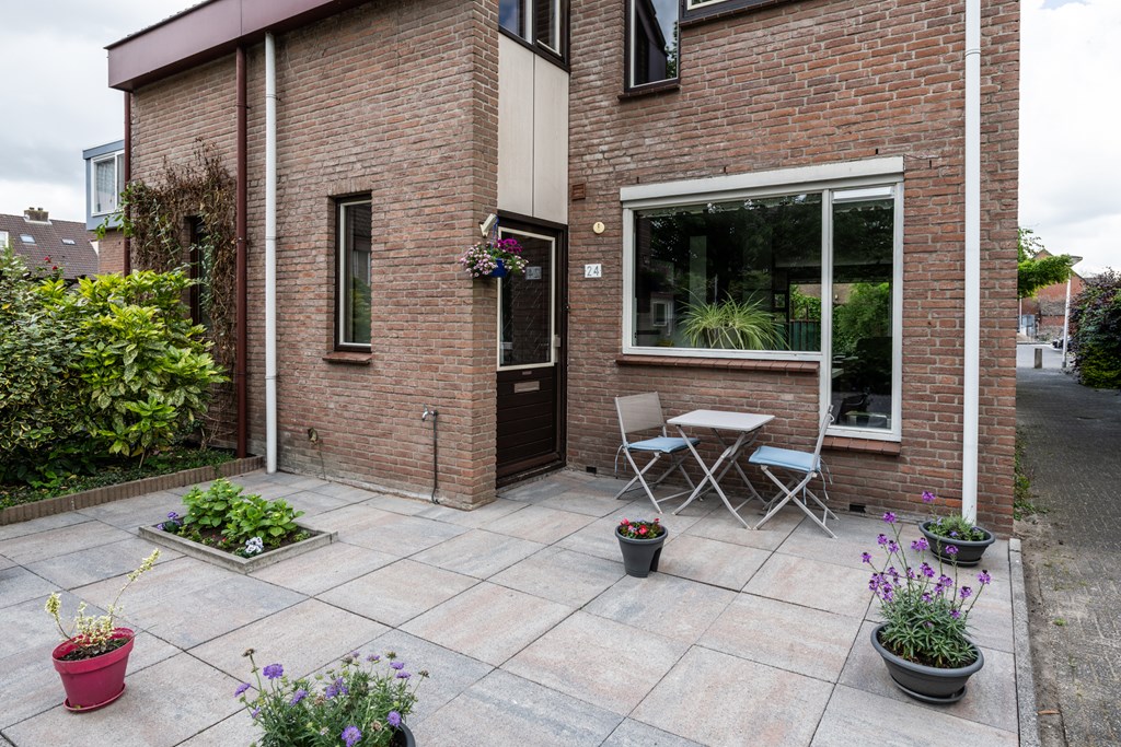 Elegastburg 24, Capelle aan den IJssel