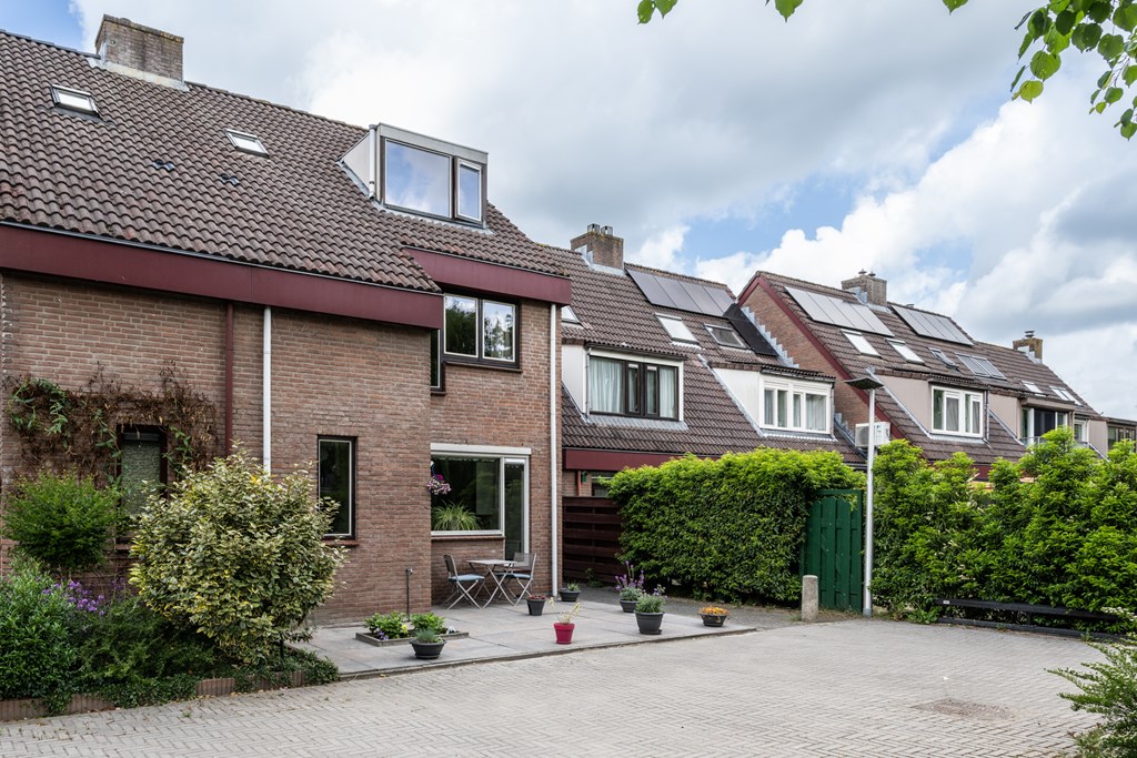 Elegastburg 24, Capelle aan den IJssel