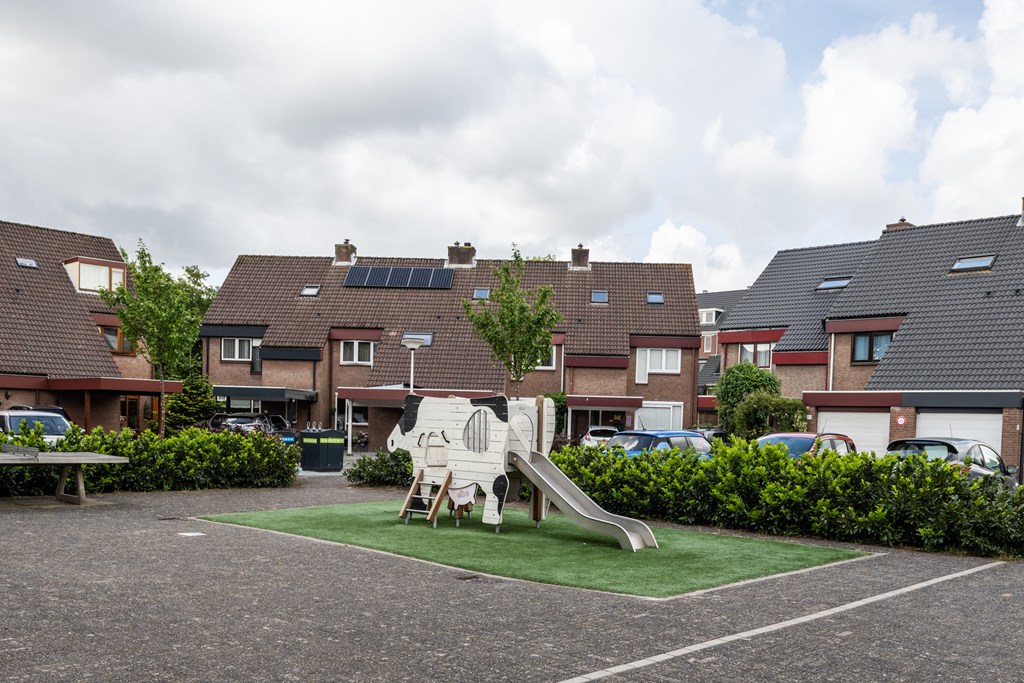 Elegastburg 24, Capelle aan den IJssel