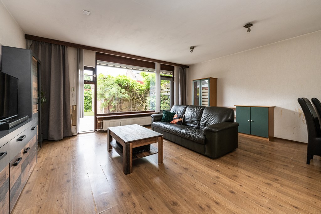 Elegastburg 24, Capelle aan den IJssel