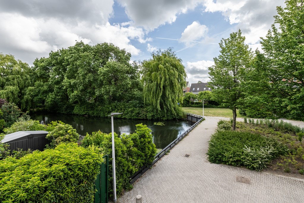 Elegastburg 24, Capelle aan den IJssel