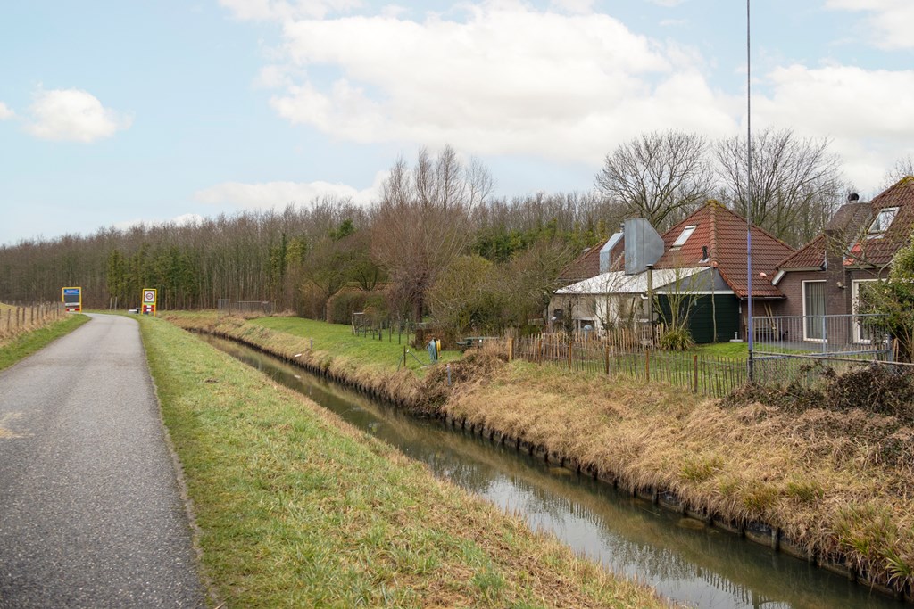 Herkingsezeedijk 215, Herkingen